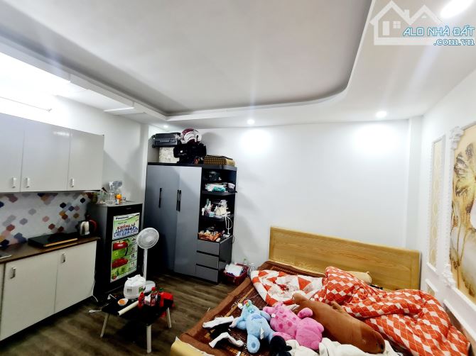 NHÀ MỚI Ở NGAY - QUANG LÃM - HÀ ĐÔNG, 3 GÁC TRÁNH XE MÁY   CHO THUÊ 4 PHÒNG 12 TRIỆU - 3