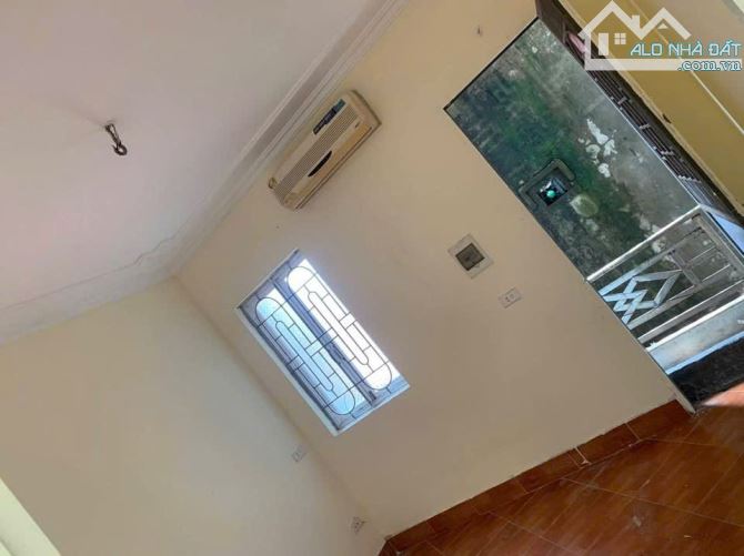 Cho thuê nhà phố nguyên căn Bạch Đằng- Hoàn Kiếm 40m2 x 3 tầng , 2PNKK giá 8tr5, vào luôn - 3