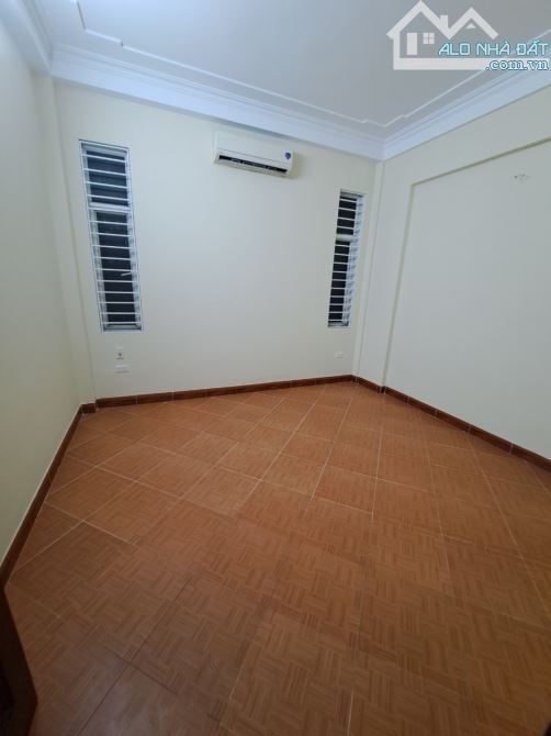 Cho thuê nhà ngõ 165 Dương Quảng Hàm, Dt 50m2 x 5 tầng, mặt tiền 4m, ngõ ô tô đậu cửa - 4