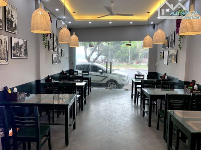 Mặt phố Hoàng Cầu 50m thông sàn vỉa hè rộng - 4