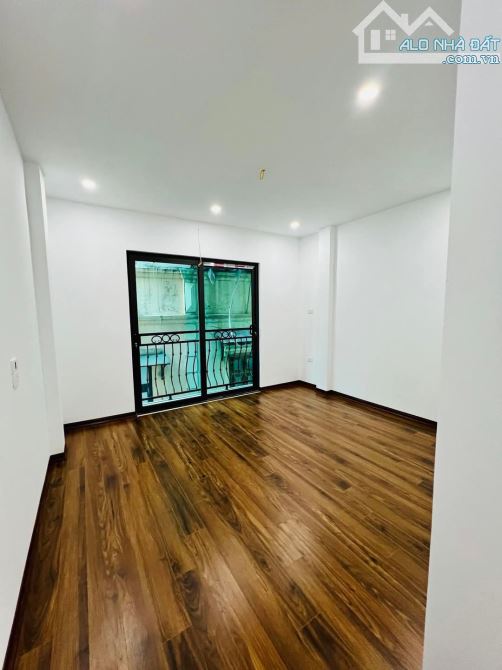 Nhà đẹp Trần Khát Chân, 6 tầng thang máy, full nội thất, sổ 35m2 lô góc. Giá 8.6 tỷ - 4