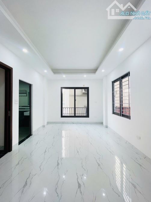 30M x 5 TẦNG MỚI KOONG - GẦN Ô TÔ - NỘI THẤT CƠ BẢN - 4,75 TỶ - QUẬN HOÀNG MAI - 4