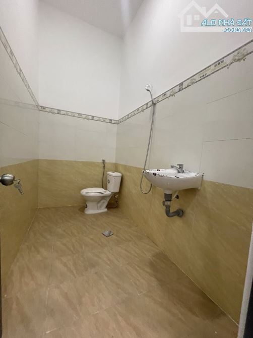 Nhà Hẻm Ô Tô – Cách Đường 2/4 Chỉ 50m – Full Thổ Cư – Giá Tốt Cho Nhà Đầu Tư! - 4