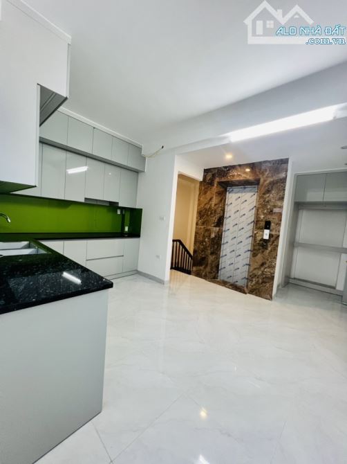 Bán nhà Văn Chương - Đống Đa. 36m2 X 6 tầng Thang máy - 4