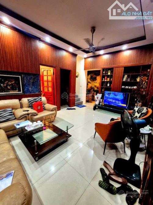 Siêu phẩm phong thủy tốt, KD cho Tây thuê tại Yên Phụ, Tây Hồ, Hà Nội, 17 tỷ, 121m2 - 4