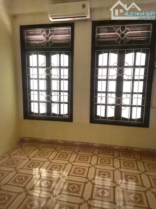 20M RA PHỐ TRIỀU KHÚC - CHỦ CẦN BÁN GẤP - 32M2 - 4 TẦNG - GIÁ 5,x Tỉ - 4