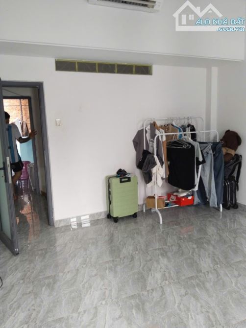 NGAY LÊ THÚC HOẠCH TÂN PHÚ -NHÀ 3 TẦNG BTCT -HẺM ÔTÔ THÔNG -48M2(4x12) -3 PN. CHỈ HƠN 5 TỶ - 4