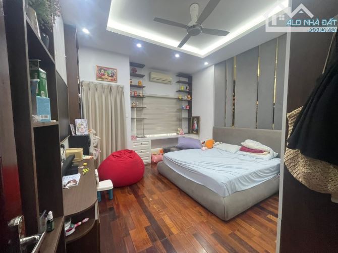 Giải Phóng - Phân lô, oto vào nhà - 55m*5T - 15.4 Tỷ - Không đăng ảo - 4