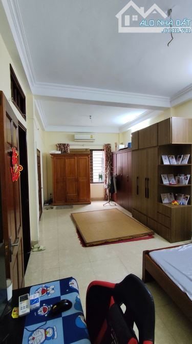 CHÍNH CHỦ BÁN NHÀ KIM GIANG 46.6m,MẶT TIỀN 6M,5M RA 3 Ô TÔ TRÁNH,CHỢ SÁT NHÀ,CHO THUÊ ĐỈNH - 4