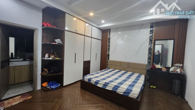 Nhà mặt tiền 6x26m 5 tầng BTCT. Vị trí đẹp ngay Nguyễn Ảnh Thủ. SHR full thổ - 4