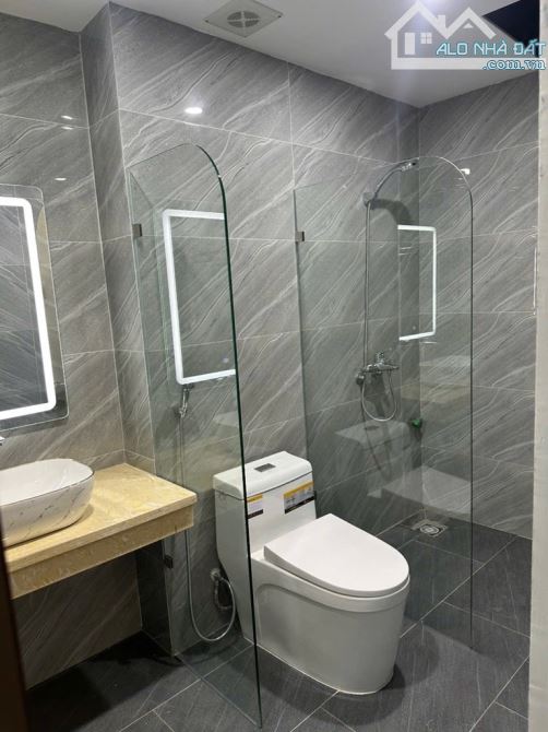 BÁN NHÀ PHỐ BÁT KHỐI – NHÀ MỚI 5 TẦNG – CÁCH Ô TÔ TRÁNH CHỈ 1 NHÀ – GIÁ HƠN 5 TỶ - 4