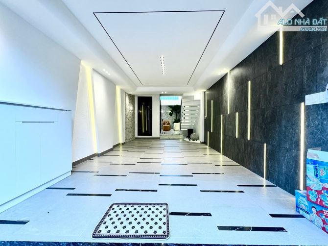 SIÊU PHẨM NHÀ PHỐ 4 TẦNG CÓ THANG MÁY - HẺM XE HƠI 8m THÔNG THOÁNG - 4