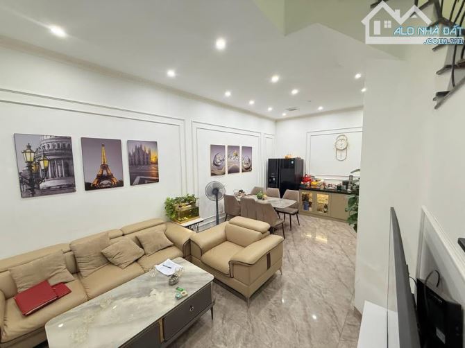 BÁN CỰC GẤP nhà Trích Sài, Tây Hồ 42m2, 5 tầng, giá 7.15 tỷ - 4