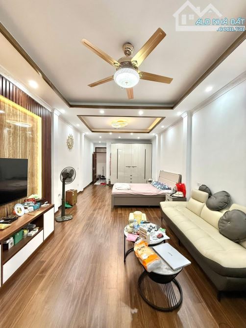 LĨNH NAM - NHÀ XÂY MỚI - NỞ HẬU - THIẾT KẾ HIỆN ĐẠI - THANG MÁY - Ô TÔ VÀO NHÀ - ĐỖ CỬA. - 4