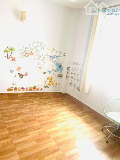 CẦN BÁN NHÀ 4 TẦNG,5PN - QUẬN 3 - H3G - LÝ CHÍNH THẮNG - DT: [ 4m x 10m ] - CHỈ 5,2 TỶ TL - 4
