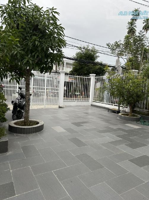 CẦN BÀN BIỆT THỰ GÓC SIÊU ĐẸP - 3 TẦNG - MẶT TIỀN ĐƯỜNG NGUYỄN BÌNH - KINH DOANH ĐỈNH - 4