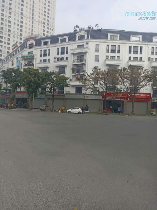 GIảm 3,5 tỷ bán nhà mặt phố Vành Đai 3.5, TT20 Văn Phú 100 m2, 5 tầng đường 40m - 4