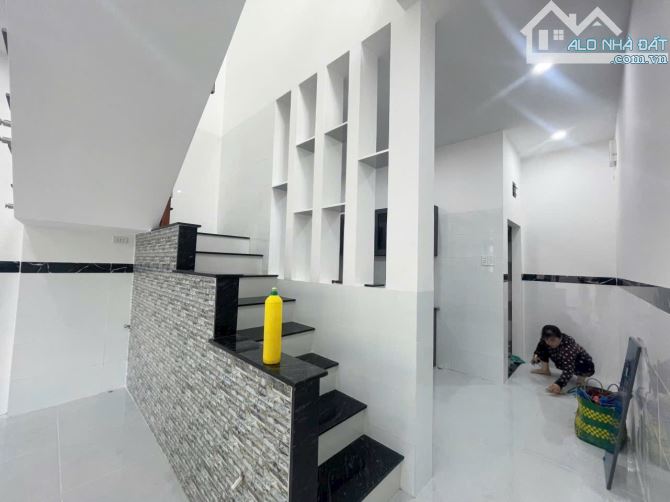Bán nhà góc 2 mặt tiền 1 trệt 1 lầu sổ riêng thổ cư p. Quang Vinh - 4