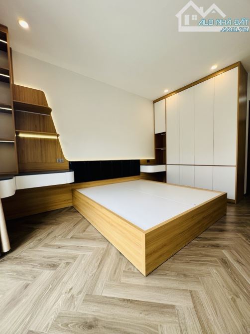 Bán gấp căn nhà phố Cổ Linh DT30m2 nhà 5 tầng giá 5.55 tỷ. - 4
