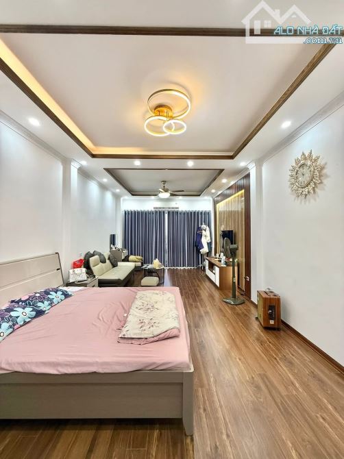 Lĩnh Nam - Oto vào nhà, nhà mới ở luôn - 66m*6T - 17 Tỷ - Không đăng ảo - 5