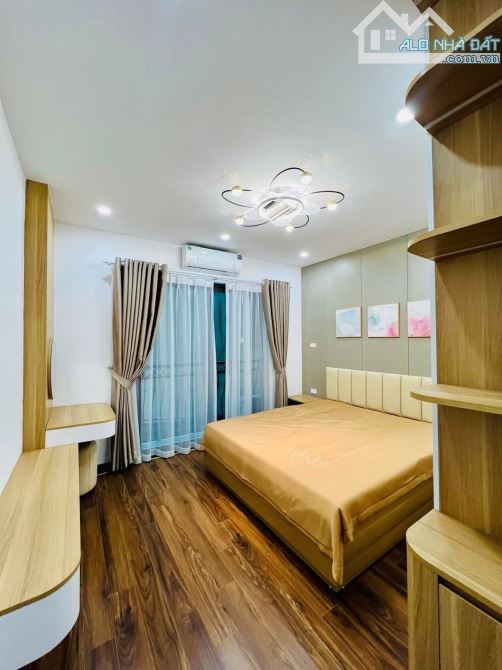 Nhà đẹp Trần Khát Chân, 6 tầng thang máy, full nội thất, sổ 35m2 lô góc. Giá 8.6 tỷ - 5