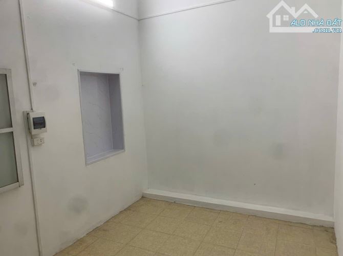 Cho thuê nhà Trần Khát Chân 3 tầng, 30m2, 2 ngủ, 7 Triệu, đóng 1 cọc 1 ở gđ, nhóm - 5