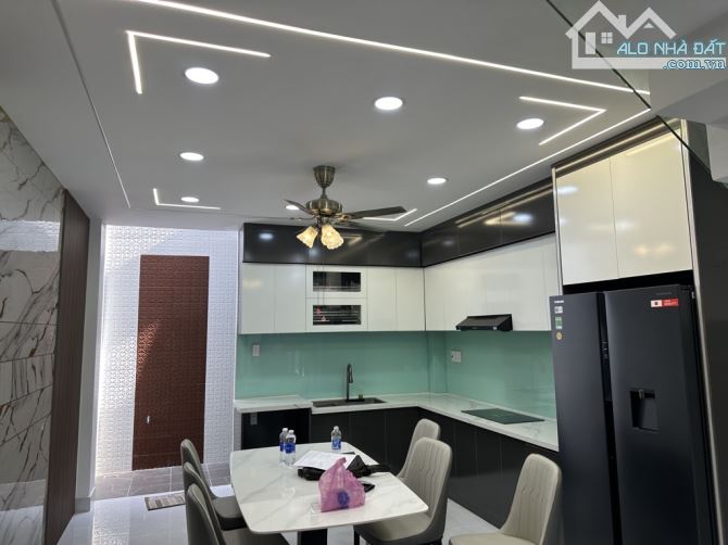 BÁN NHÀ 4 TẦNG - 4 P. NGỦ - HẺM XH - PHẠM VĂN BẠCH - F 15 - TÂN BÌNH - GIÁ 6,2 TỶ - 5