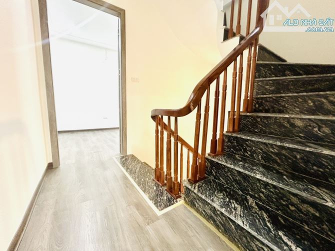 Bán nhà 5 tầng mới xây phố Đê Trần Khát Chân - 5