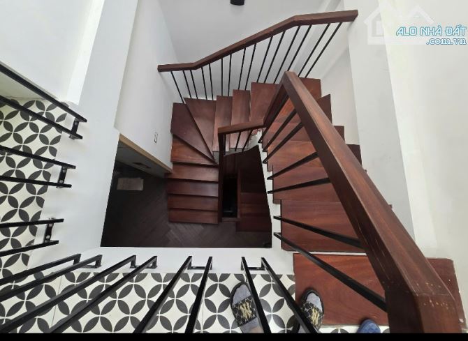 NHÀ ĐẸP 7T THANG MÁY PHỐ LÁNG HẠ- HIỆN ĐẠI - GARA - NGÕ TO - GẦN PHỐ -17.2 tỷ - 5
