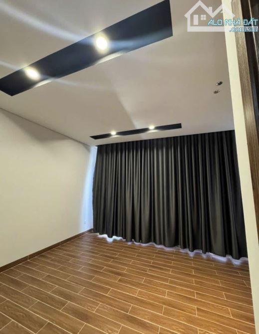 LÊN SÓNG NHÀ ĐẸP QUẬN 3, ĐƯỜNG TRƯƠNG QUYỀN - GIÁ:4TỶ880/72M2 (4,8x15M). SHR - 5