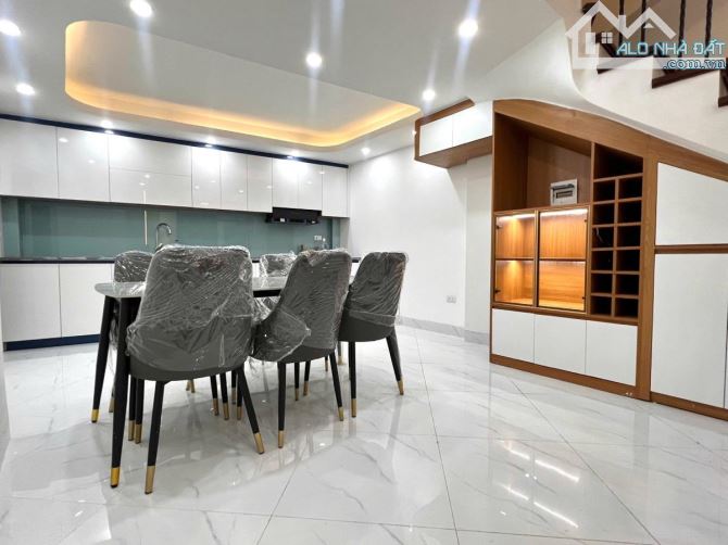BÁN NHÀ NGỌC THỤY, Ô TÔ QUA NHÀ - 44M2 ×5 TẦNG, MT 4M - 8,2 TỶ. - 5