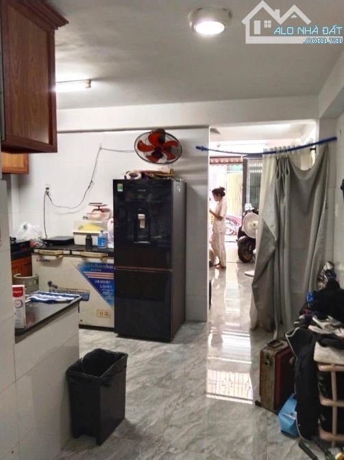 NGAY LÊ THÚC HOẠCH TÂN PHÚ -NHÀ 3 TẦNG BTCT -HẺM ÔTÔ THÔNG -48M2(4x12) -3 PN. CHỈ HƠN 5 TỶ - 5