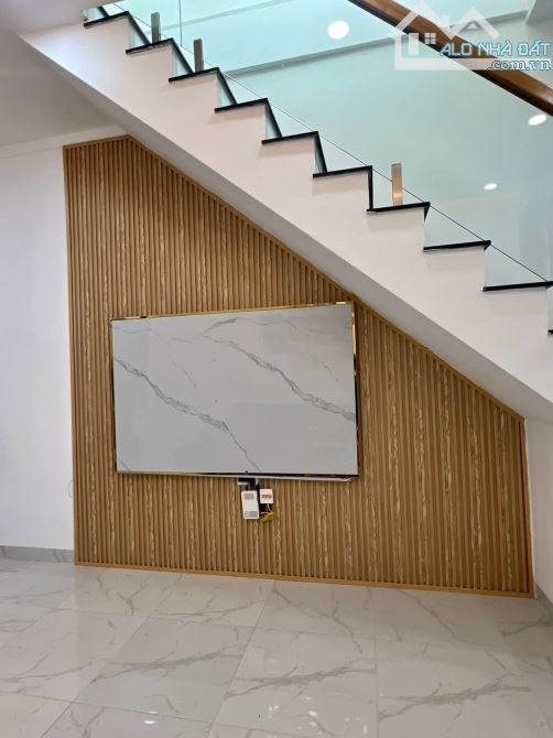 Bán nhà sát bên KDC Hiệp Thành 1, tp Thủ Dầu Một. 3p ngủ, sân ôtô,...đường ôtô thông. - 5
