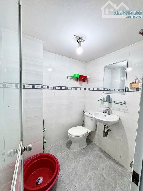 Chỉ 8 tỷ TL. Nhà 4 tầng. Gần 50m2. 4Pn. Sân thượng. Hẻm thông Tô Hiến Thành. Q10. - 5