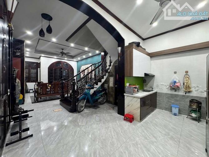 Ô Tô Tránh Diện Tích Khủng mà Chỉ 13 tỷ Tại Trung Tâm Quận 2 Bà Trưng - 5