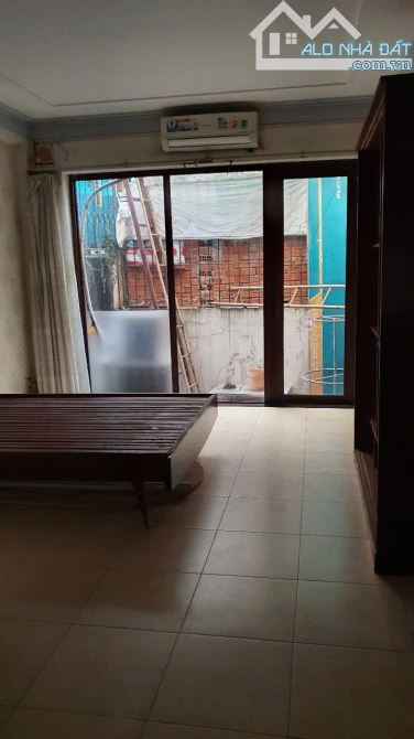Mặt tiền Nguyễn Phi Khanh, P. Tân ĐỊnh Q.1 - DT: 4m x 28m - 5 Lầu T.máy - Giá: 35 Tỷ - 5