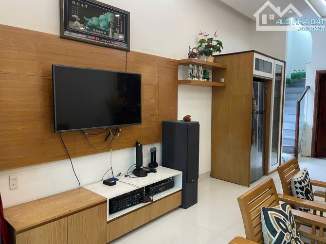 Nhân - căn góc đường nhựa Nguyễn An Khh TDC bán chỉ 5t - 5