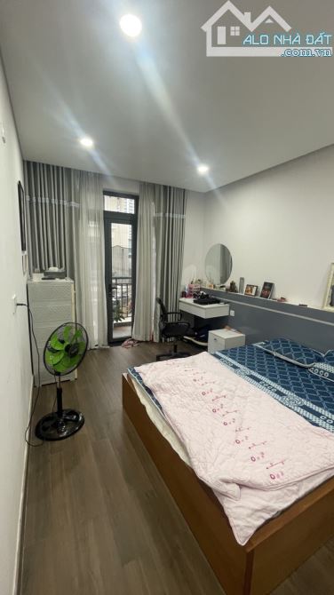 Bán tòa nhà văn phòng 5 tầng,120m 8x15 thu nhập 30 triệu - 5