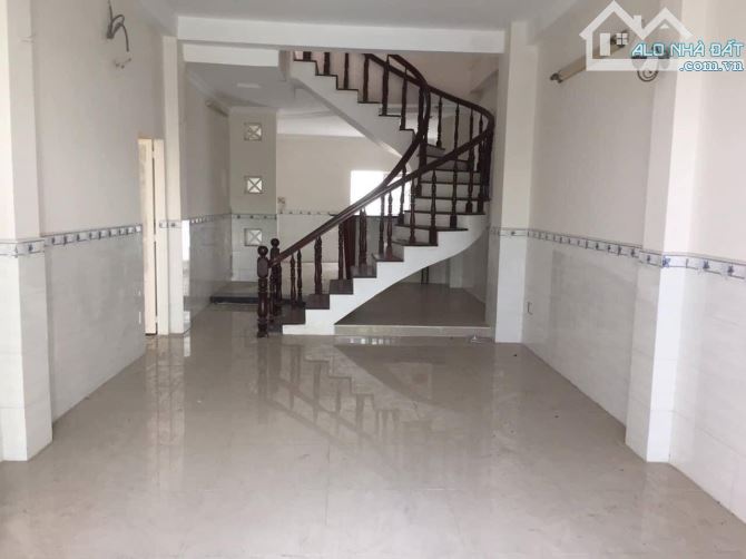 💥 BẠCH ĐẰNG – NGANG KHỦNG 5.8M – DIỆN TÍCH 110M² – GIÁ CHỈ 10.5 TỶ! 💣 3 LẦU – GẦN HÀNG X - 5