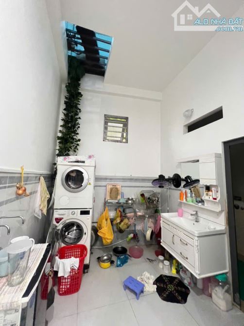 BÁN NHÀ QUẬN 9,NHÀ 2 TẦNG DT 87M,NGAY ĐƯỜNG LÀNG TĂNG PHÚ, HẺM XE HƠI 10M,CHỈ NHỈNH 8TỶ TL - 5