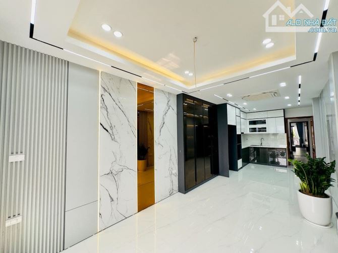 Nhà mặt phố xây mới Dương Văn Bé, Hai Bà Trưng. DT 68m2 x6T thang máy, 1 mặt ngõ oto - 5