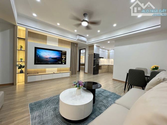 Bán căn 3 ngủ view hồ (ảnh tự chụp) toà OCT2 - ĐN2 Bắc Linh Đàm, Hoàng Mai - 5
