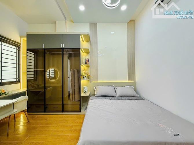 Mua ngay căn nhà 2 tầng ngay nhà Nguyễn Thiện Thuật, Quận 3. Giá: 4 Tỷ 020 / 52m2. SHR - 6