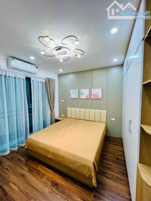 Nhà đẹp Trần Khát Chân, 6 tầng thang máy, full nội thất, sổ 35m2 lô góc. Giá 8.6 tỷ - 6