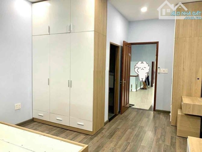 Cho thuê nhà Mặt tiền tân hương, tân phú, dt 4,25 x 25m, nhà 3 lầu, 5pn 6tolet, giá 24tr - 6