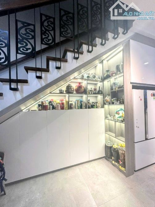 MẶT TIỀN HẢI CHÂU - Ô TÔ ĐỖ - KINH DOANH - NHÀ 3 TẦNG 3 MÊ - 72M2 VUÔNG ĐẸP -- CHỈ 7 TỶ X - 6