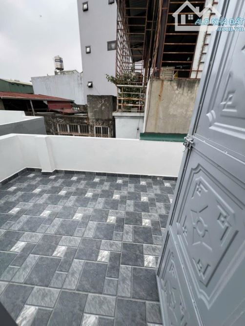 NHÀ ĐẸP TÔN ĐỨC THẮNG - NGÕ THÔNG GẦN PHỐ - NHÀ MỚI XÂY - Ở SƯỚNG DT32M-5T, GIÁ: 7Tỷ75 - 6