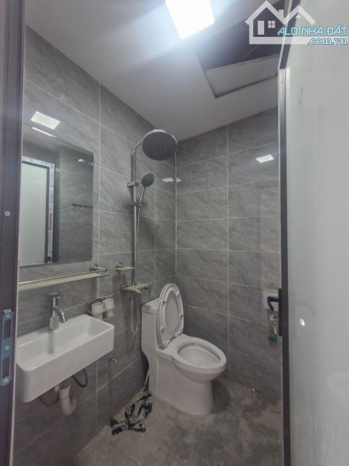 NHÀ ĐẸP HÀ ĐÔNG – Ô TÔ ĐỖ GẦN 5M – 5 TẦNG - MỚI XÂY – NHỈNH 5,7 TỶ - 6