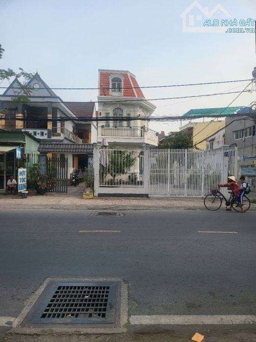 CẦN BÀN BIỆT THỰ GÓC SIÊU ĐẸP - 3 TẦNG - MẶT TIỀN ĐƯỜNG NGUYỄN BÌNH - KINH DOANH ĐỈNH - 6