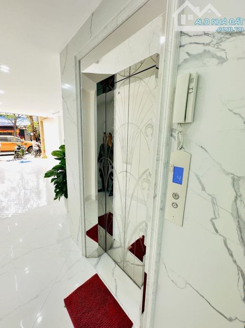 Nhà mặt phố xây mới Dương Văn Bé, Hai Bà Trưng. DT 68m2 x6T thang máy, 1 mặt ngõ oto - 6